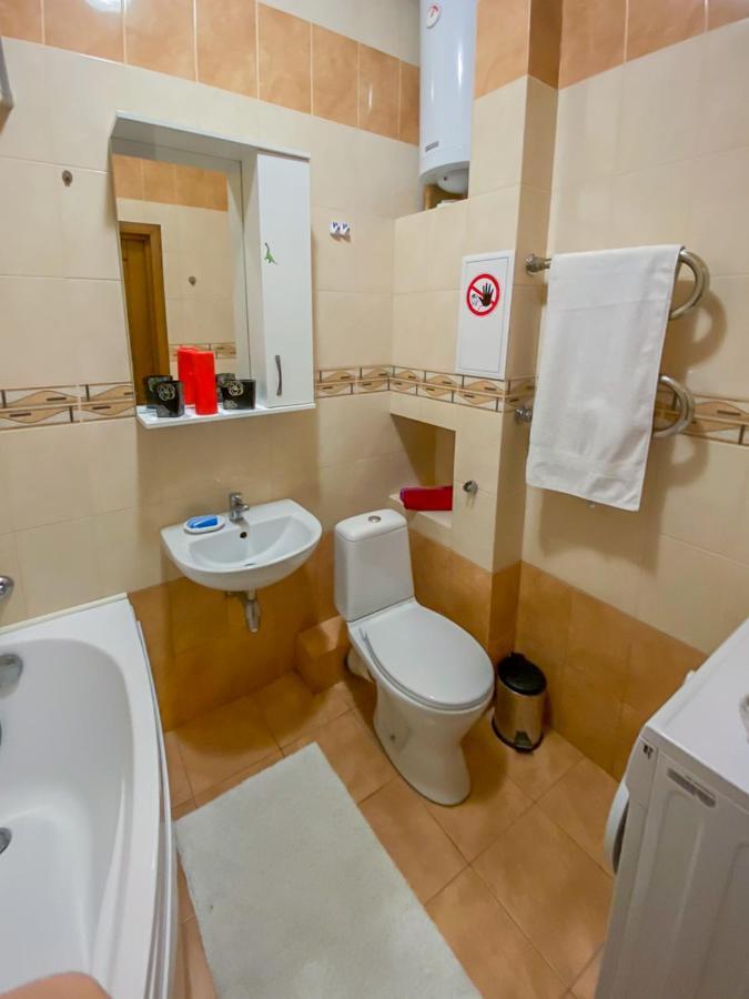 Rent Kiev Apartment 2 min metro Chernihivska Eksteriør billede